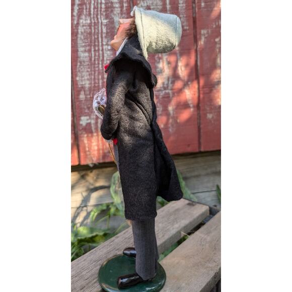 Byers' Choice Caroler 1989 Christmas Man Black Coat Red Vest Brass Pocket Watch - Picture 7 of 8